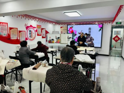 墨香重現鄰里情 南頂路社區書法繪畫班正式復課組織文化藝術交流活動